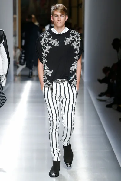 Look 14